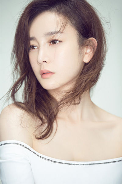 张檬在剧中饰演女主角吴靓,是一个"很傻很天真有时还很二"的娇娇女.