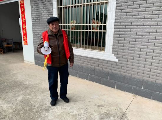富圩村党员志愿者杨汉斌
