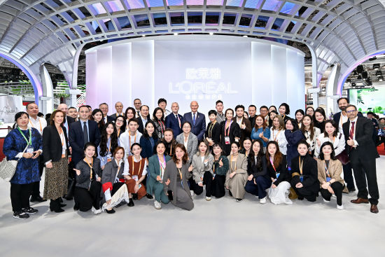 进博项目组相关成员大合照 进博项目组相关成员大合照