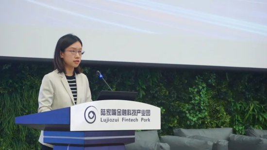 上海市促进中小企业发展协调办公室副主任周晔琼现场发表讲话。 上海市促进中小企业发展协调办公室副主任周晔琼现场发表讲话。