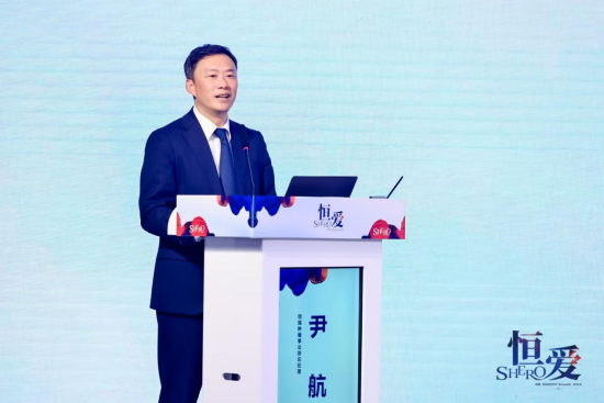 恒瑞医药肿瘤事业部总经理尹航先生发表致辞 恒瑞医药肿瘤事业部总经理尹航先生发表致辞