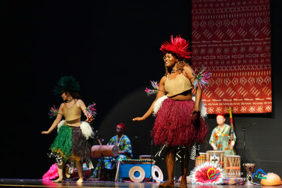 周末亲子魔幻剧场。 主办方供图 周末亲子魔幻剧场。 主办方供图