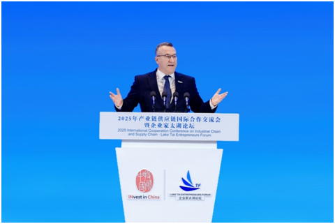 辉瑞全球高级副总裁、辉瑞中国区总裁Jean-Christophe Pointeau受邀出席论坛, 以“共建开放创新生态,助力江苏生物医药全产业链提质升级”为题在主论坛发表主旨演讲 辉瑞全球高级副总裁、辉瑞中国区总裁Jean-Christophe Pointeau受邀出席论坛, 以“共建开放创新生态,助力江苏生物医药全产业链提质升级”为题在主论坛发表主旨演讲