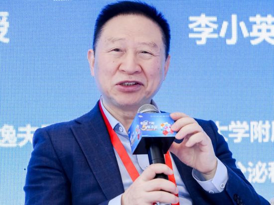 李小英教授回答记者提问 李小英教授回答记者提问