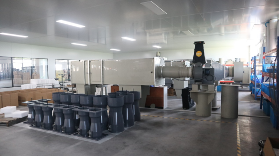 给变风量阀设置阀门数据的生产车间 给变风量阀设置阀门数据的生产车间