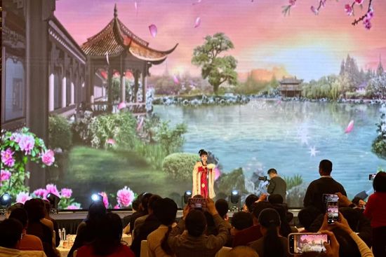 �������к�Ϸ �Ϸʻ�ӭ������������Ϸ���� ��ҫ�Ϸʡ�Ϸ���������Ϻ�վ���ƽ�ᡣ ���� ��