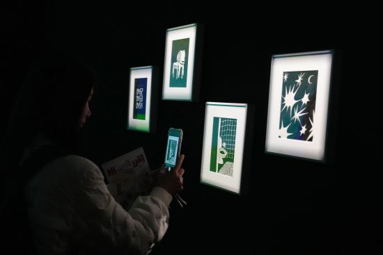 ͼΪ���ڲι�չ������������� �ź�ΰ ��