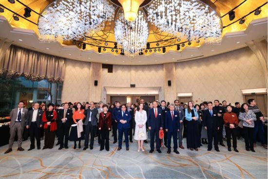 ��ֳ��� �Ϻ���ŷ��ͬѧ�ṩͼ