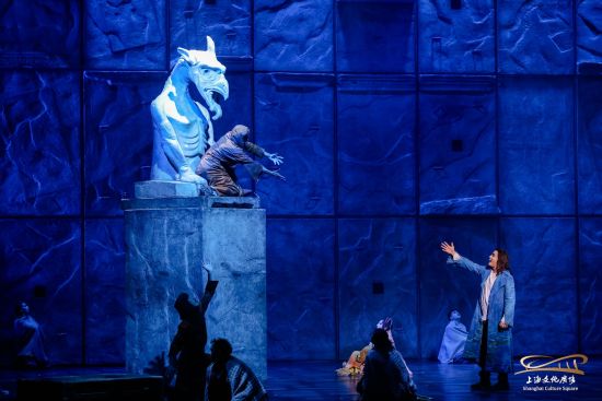 法语原版音乐剧《巴黎圣母院》剧照。 主办方供图 法语原版音乐剧《巴黎圣母院》剧照。 主办方供图