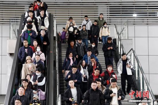 �ÿ�����·�Ϻ�վ���С����������� ������ ��