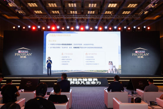 中国兽医协会兽医猫科专科医师、上海鹏峰宠物医院院长李叶现场分享 中国兽医协会兽医猫科专科医师、上海鹏峰宠物医院院长李叶现场分享