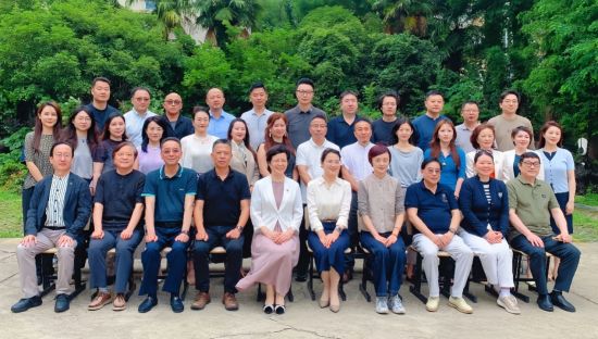 聘任仪式现场,新一届专委会与会委员合影 聘任仪式现场,新一届专委会与会委员合影