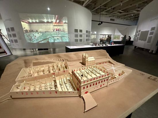 “丽娜·波·巴蒂:生存的诗学”展览。 王笈 摄 “丽娜·波·巴蒂:生存的诗学”展览。 王笈 摄