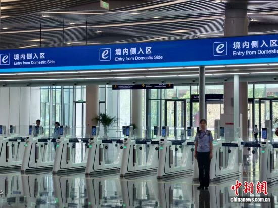 上海东方枢纽国际商务合作区境内侧入区。袁秀月 摄 上海东方枢纽国际商务合作区境内侧入区。袁秀月 摄