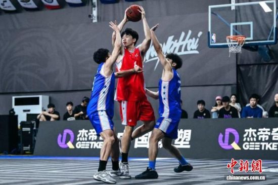 8月30日,NBA3X区域赛上海站赛事在NBA HOOP PARK篮球公园上海大融城馆落下帷幕。(主办方供图) 8月30日,NBA3X区域赛上海站赛事在NBA HOOP PARK篮球公园上海大融城馆落下帷幕。(主办方供图)
