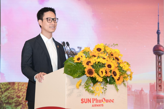 太阳富国航空商务高级总监Phan Xuan Trung先生致辞。 太阳富国航空商务高级总监Phan Xuan Trung先生致辞。