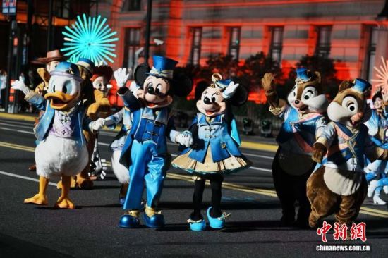 资料图:2026年第37届上海旅游节大巡游的表演团队。 中新网记者 张亨伟摄 资料图:2026年第37届上海旅游节大巡游的表演团队。 中新网记者 张亨伟摄