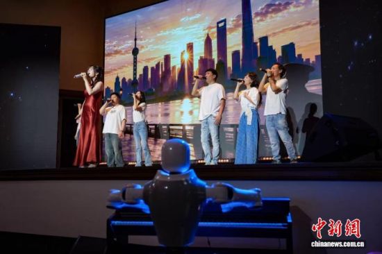 “未来有数”2026长三角数字音乐大赛成果展暨颁奖展演。 主办方供图 “未来有数”2026长三角数字音乐大赛成果展暨颁奖展演。 主办方供图