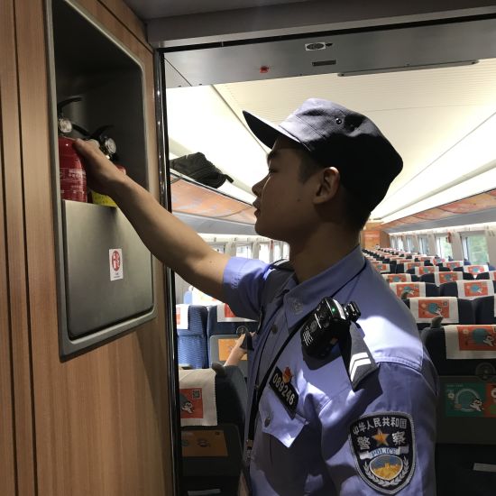 上海乘警全面加强上合青岛峰会列车安保工作