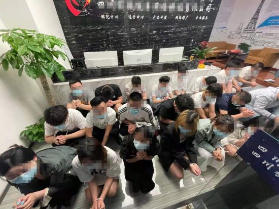 交友平台引流直播间打赏pk专骗痴情男嘉定警方捣毁一诈骗团伙