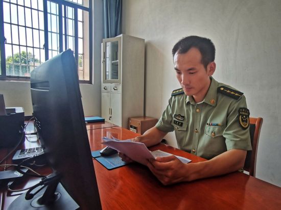 武警营区收到独居老人的一封信一定要感谢小云同志