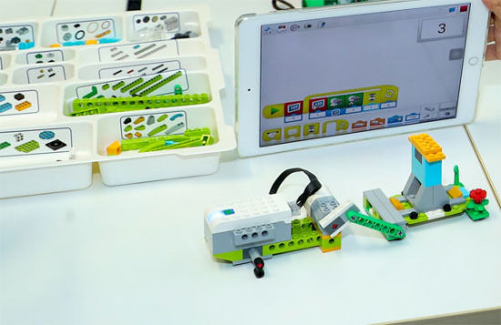 乐高教育发布编程新课程-中新社上海