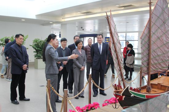 机场艺术馆首秀上海浦东机场 - 上海新闻网