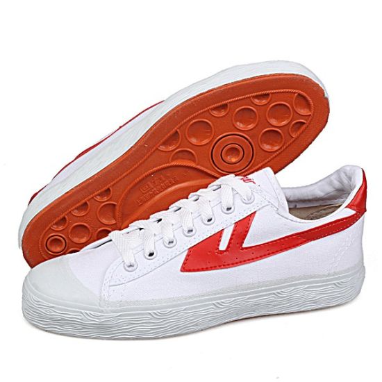 89年老回力鞋谋求升级--经典不能丢,但必须有