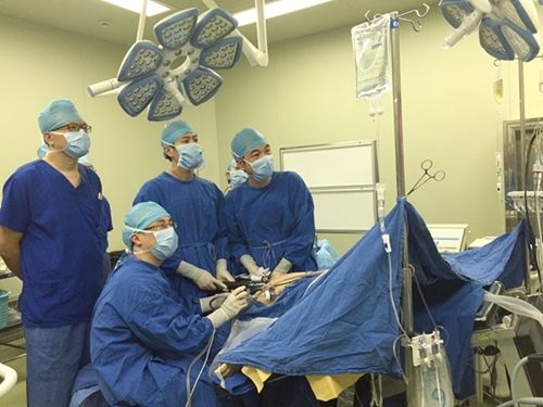 妈妈捐肝救6月龄儿子 上海医生完成高难度腹腔