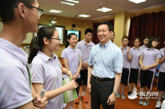 韩正赴延安中学调研校园毒品预防教育工作 - 上