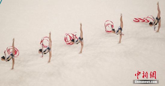 天外飞仙 艺术体操美女展现柔美身姿 - 上海新