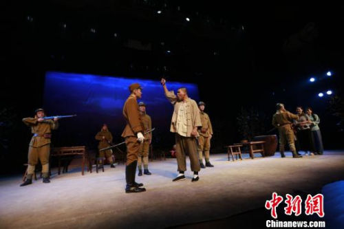 话剧《九儿》中国校园戏剧节登台 改编自莫言