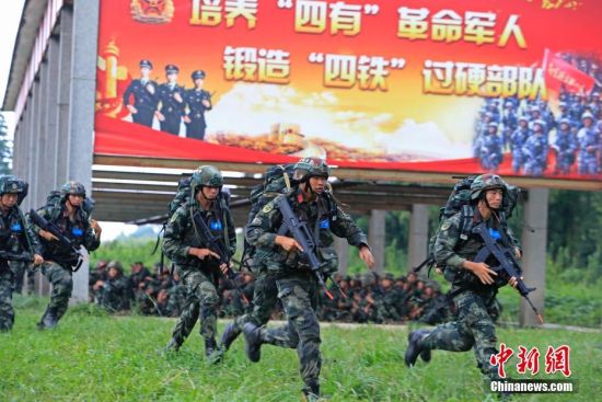 上海武警官兵开展“魔鬼周”极限训练