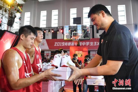 2019中国中学生3X3篮球联赛在上海启动 姚明现场观战