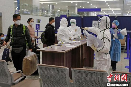 上海海关加强口岸对重点国家地区防输入管控 确保旅客流向可追踪