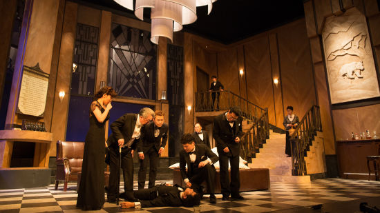 《无人生还》中文版迎十周年演出 小说结尾首