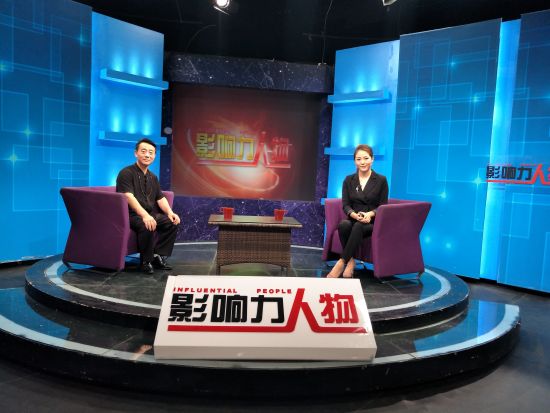 画鸡名家王韬闰做客《影响力人物》 畅谈中国