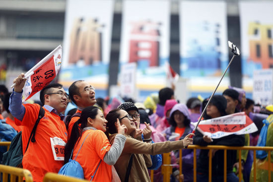 上海坐标·城市定向挑战赛吸引市民 - 上海新闻