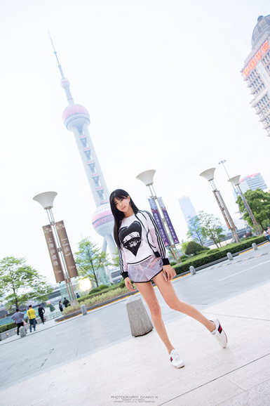 最拼韩国女主播许允美空降上海 陪粉丝过五一