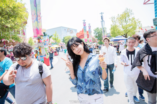 最拼韩国女主播许允美空降上海 陪粉丝过五一