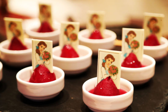 上海迪士尼酒店推出《美女与野兽》主题餐饮 - 上海新闻网