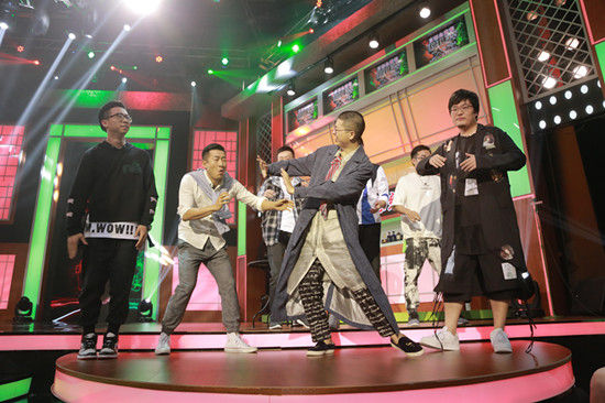 《脱口秀大会》未播先“搞事” 张绍刚现场对战诞池组合