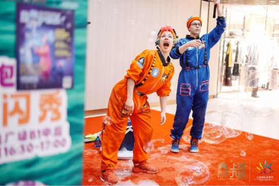 ϲ��ڡ��Ͻ���Ϸ����顣 ���췽��ͼ