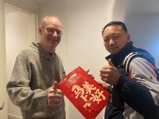 ά������ʦ��ʱ��Ӧ���󣬱����û���������˳�������������´�ף��