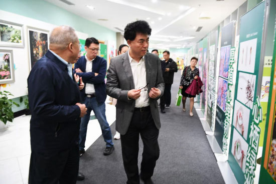���ר�Ҳιۡ�������ZHOU���������й⡱������Ʒ���������