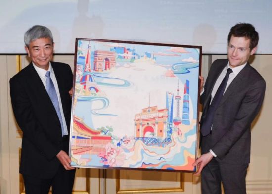中法文化交流活动双城赠礼:丝所"两河对话"丝巾