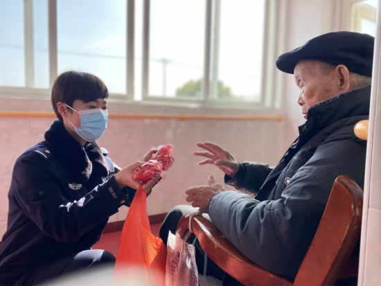 看派出所民警这样过元宵