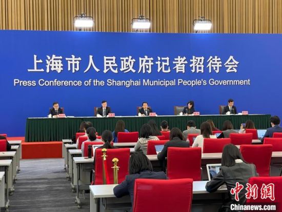 上海将坚持向新产业、新业态、新空间要新动能。康玉湛 摄