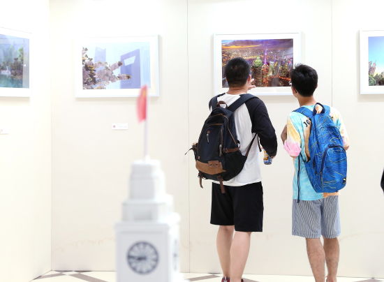 许婧)行书《沁园春61雪》,油画《星星之火 可以燎原》,剪纸《百年